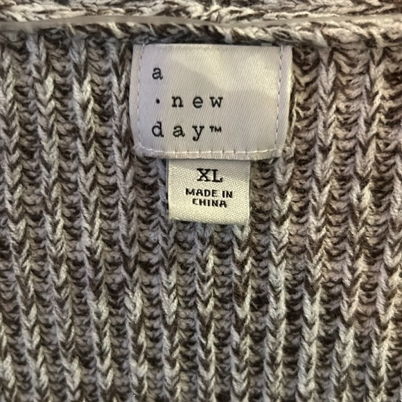 Cardigan sweater - Picture 3 of 4